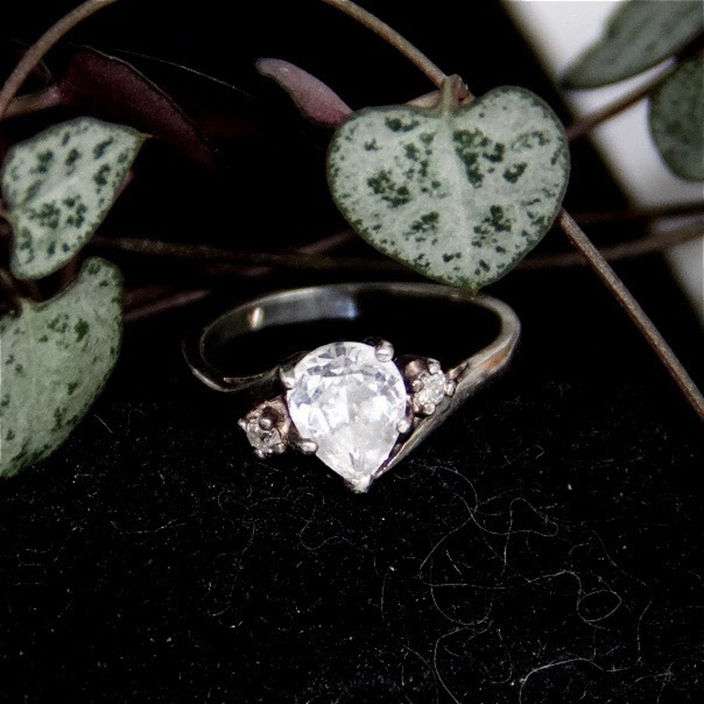 Sterling Silver‎ 925 Pear Cut Cubic Zirconia Bypass Accent Ring Size 5